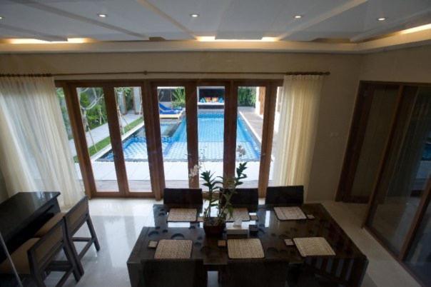 Villa Travis Seminyak Eksteriør billede