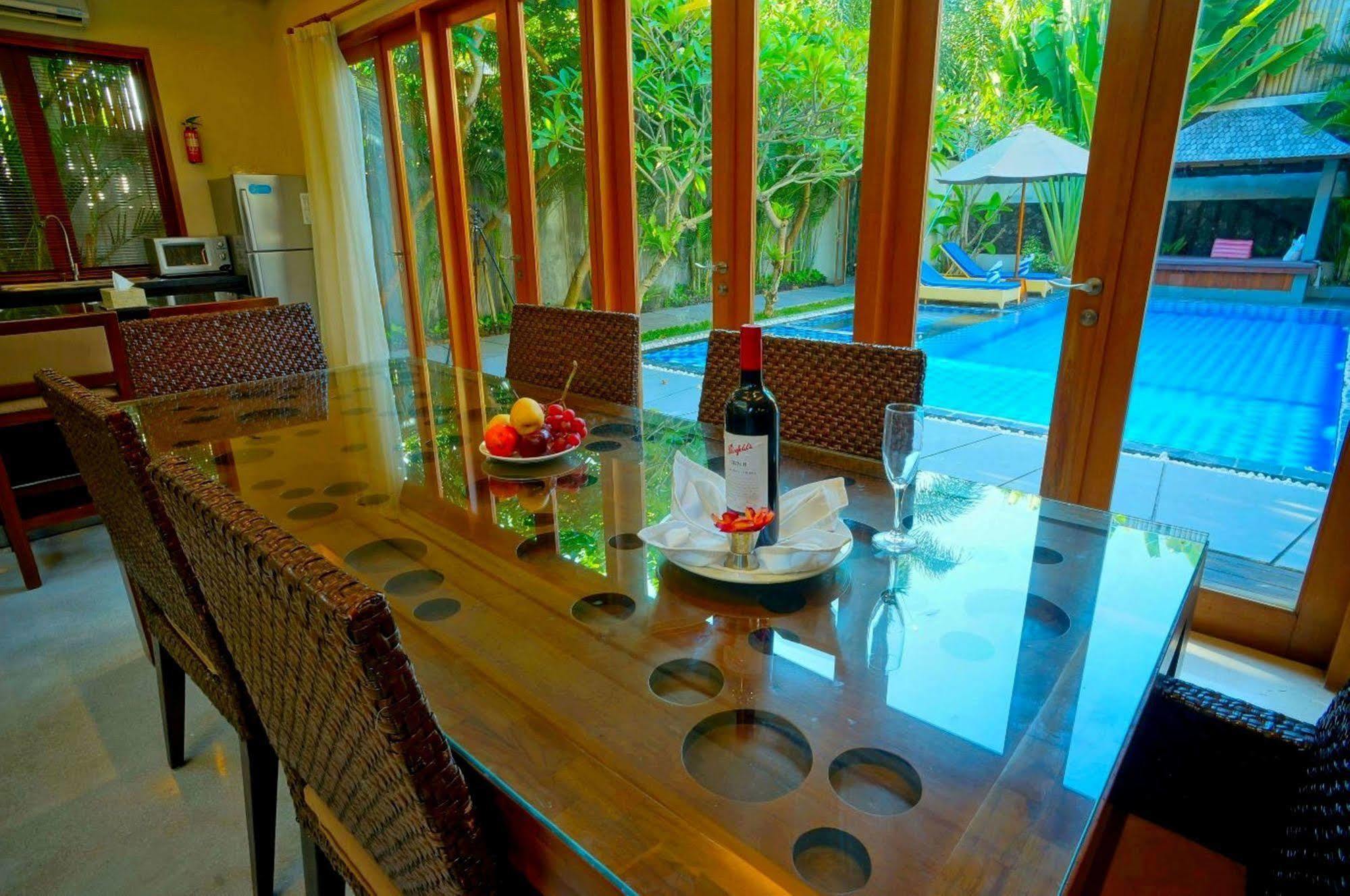 Villa Travis Seminyak Eksteriør billede